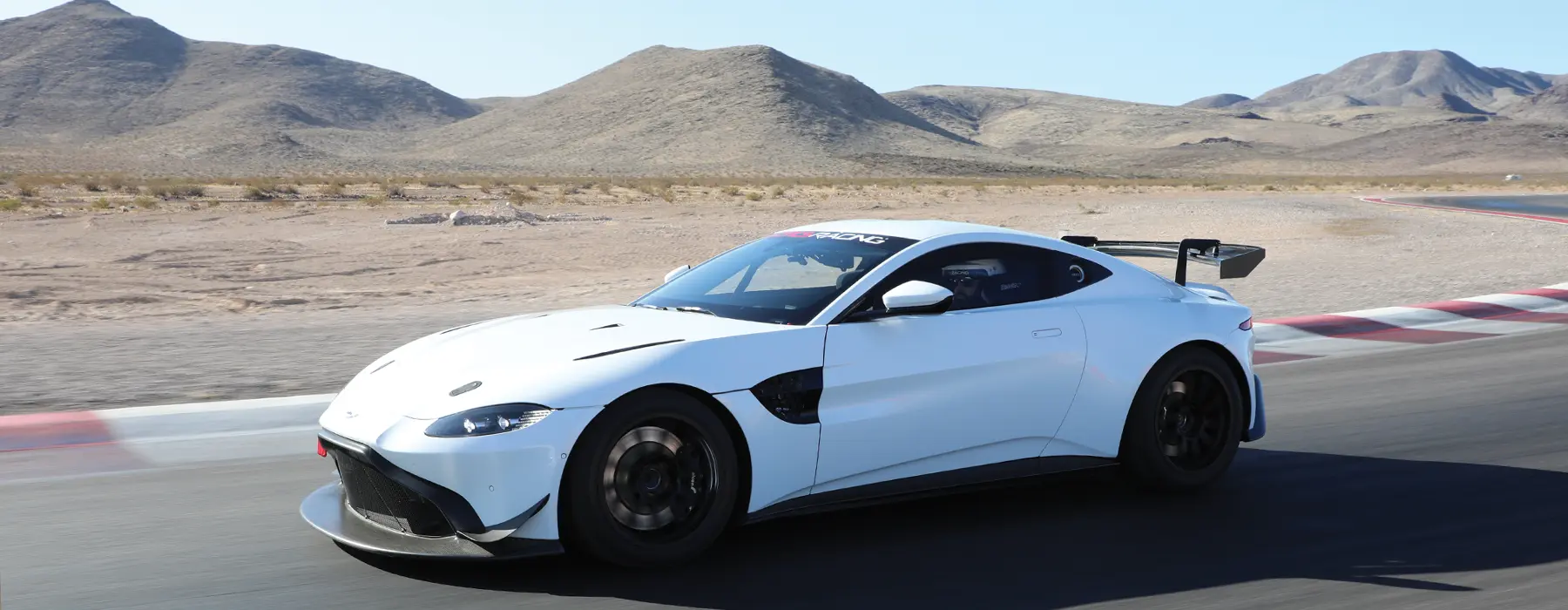 Aston Martin GT4